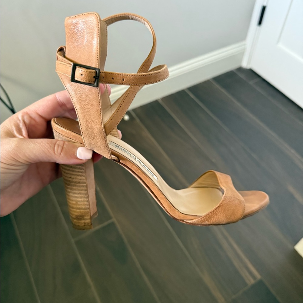 Manolo Blahnik Tan Strappy Heeled Sandals. Size 40